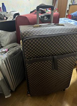 Містка валіза у принті louis  vuitton