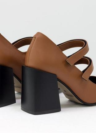 Дизайнерские коричневые кожаные туфли с квадратным носком на удобном каблуке4 фото