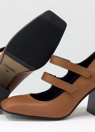 Дизайнерские коричневые кожаные туфли с квадратным носком на удобном каблуке3 фото
