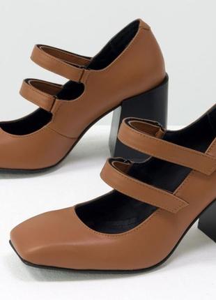 Дизайнерские коричневые кожаные туфли с квадратным носком на удобном каблуке6 фото