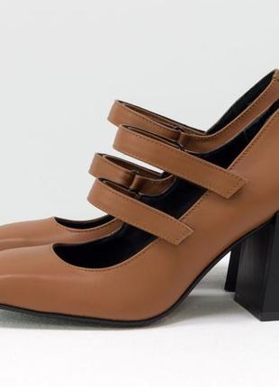 Дизайнерские коричневые кожаные туфли с квадратным носком на удобном каблуке5 фото