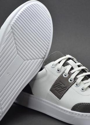 Мужские стильные спортивные туфли кожаные кеды белые с серым tsevo 56853 фото
