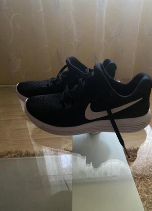 Жіночі кросівки nike run easy.