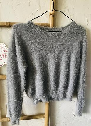 Светр -пухнастик