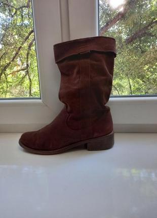 Демисезонные замшевые сапожки