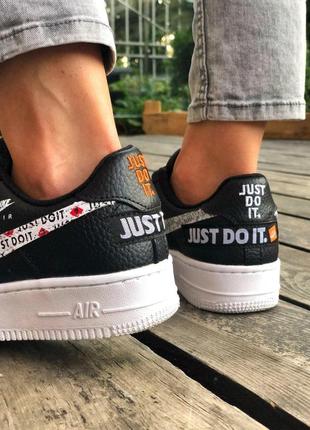 Жіночі кросівки nike air force 1 low4 фото