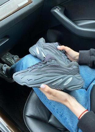 Женские кроссовки 
adidas yeezy 7003 фото