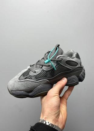 Женские кроссовки 
adidas yeezy 5002 фото