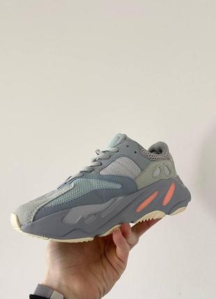 Женские кроссовки 
adidas yeezy 7002 фото