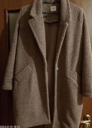 Пальто жіноче в ідеальному стані