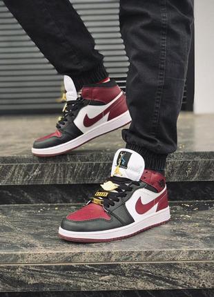 Кросівки nike air jordan 1 mid se3 фото