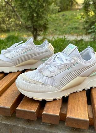 Кросівки puma rs-0 core
(369601-10)
оригінал!