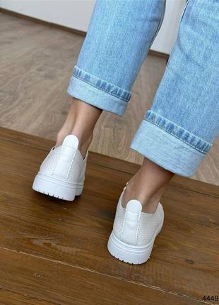 Бежеві молочні жіночі кросівки кеди мокасини8 фото