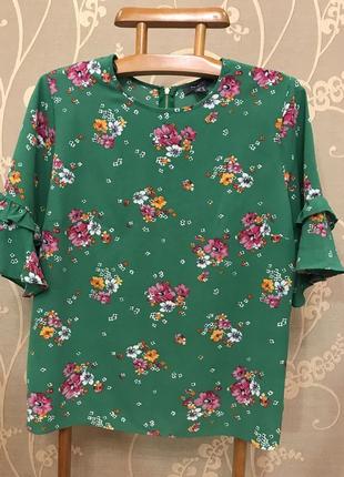 Дуже красива та стильна брендова блузка у кольорах.