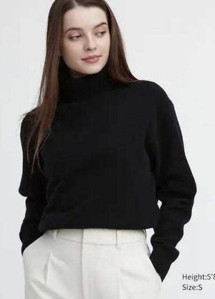 Дуже теплий фірмовий светер японського бренду з вовни молочного , чорного, та бежевого кольору. розмір s, підійде також на m5 фото