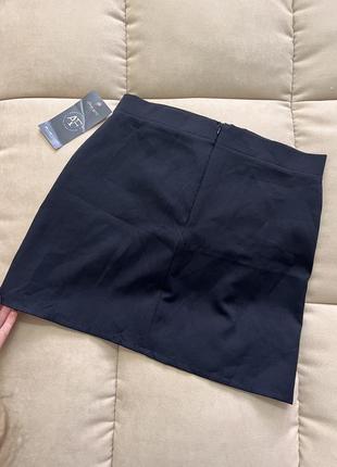 Короткая черная юбка базовая с вырезами размер м 445 фото