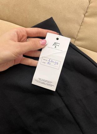 Короткая черная юбка базовая с вырезами размер м 446 фото