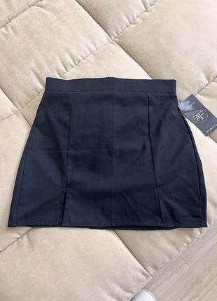 Короткая черная юбка базовая с вырезами размер м 441 фото