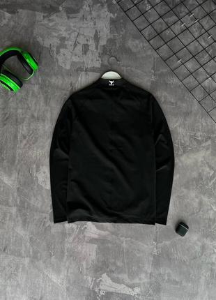 Шикарний спортивний рашгард😍🔥добре тягнеться 👌якість нереальна 🫡