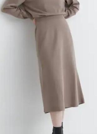 Бесшовная юбка 3d вязки из пряжи суфле uniglo, япония2 фото
