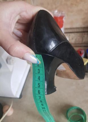 Шикарні туфлі шкіряні з фігурним каблуком veronique італія8 фото