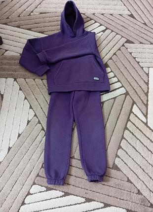 Фіолетовий спортивний костюм