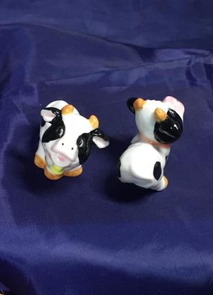 Статуэтка коровка с колокольчиком фарфоровая фигурка н4322 вашему вниманию милая,...