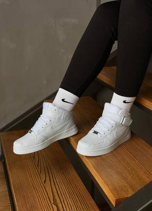 Nike air force high white високі кросівки у базовому білому кольорі.7 фото