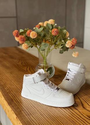 Nike air force high white високі кросівки у базовому білому кольорі.8 фото