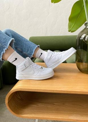 Nike air force high white високі кросівки у базовому білому кольорі.10 фото