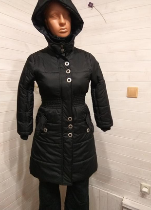 Теплая куртка в идеальном состоянии на  140 см