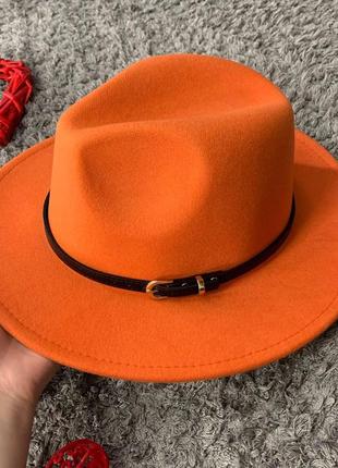 Шляпа федора унисекс с устойчивыми полями vogue оранжевая (с черным ремешком)2 фото