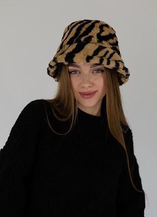 Тепла зимова хутряна панама жіноча zebra коричнева