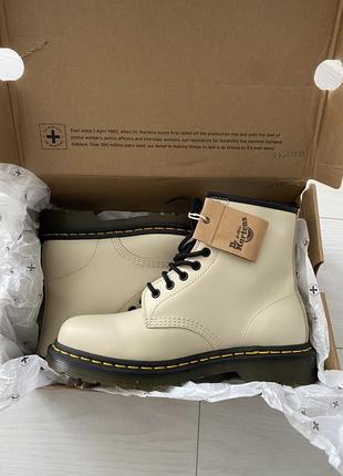 Черевики dr. martens