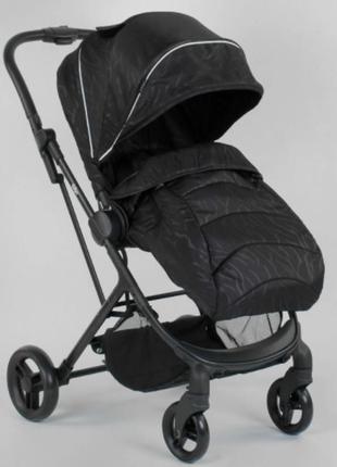 Дитяча прогулянкова коляска з чохлом для ніжок liliya 61755 чорний1 фото
