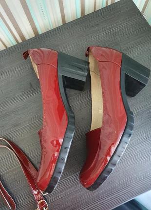 Туфлі шкіряні лакові бордові марсала на каблуку класичні5 фото