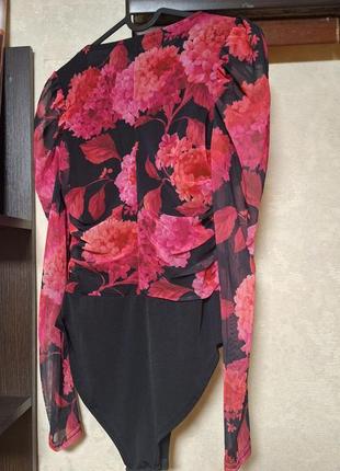 Нежное и яркое боди цветочный принт
