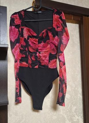 Нежное и яркое боди цветочный принт