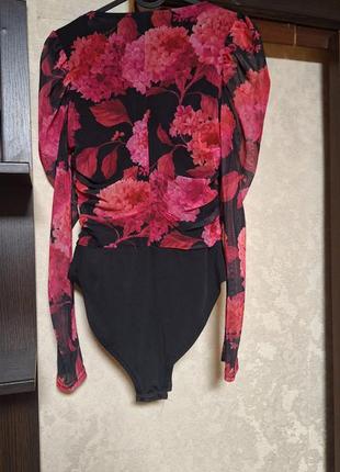 Нежное и яркое боди цветочный принт