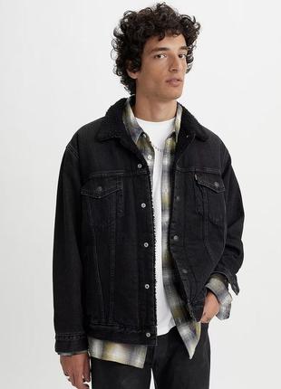 Чоловіча куртка levi's relaxed fit sherpa trucker jacket - black