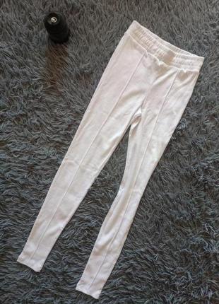 Белые плотные трикотажные леггинсы с реберными швами