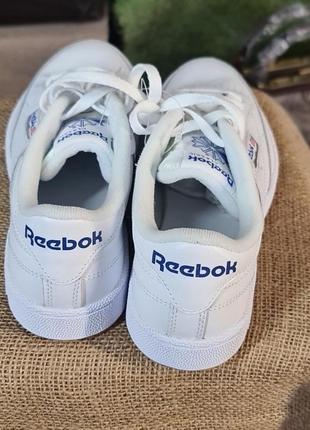 Стоковые оригинальные новые кроссовки reebok3 фото