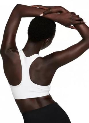 Топ лиф бра спортивный nike оригинал белый с логотипом для занятий спортом