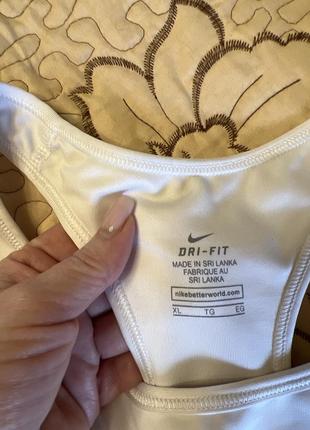 Топ лиф бра спортивный nike оригинал белый с логотипом для занятий спортом