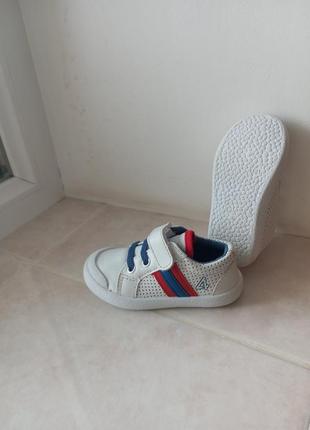 Стильні кросівки кеди бренду topomini з перфорацією uk 4,5 eur 217 фото