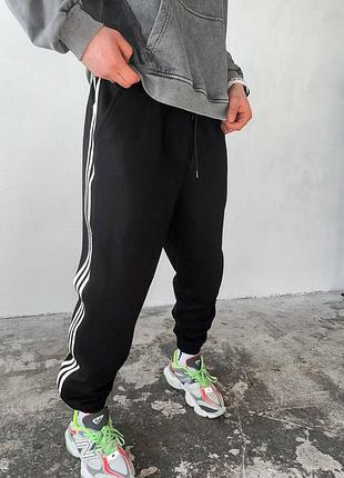 Якісні весняні спортивні штани вільного крою