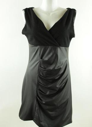 Черное коктейльное платье с присборенной юбкой2 фото