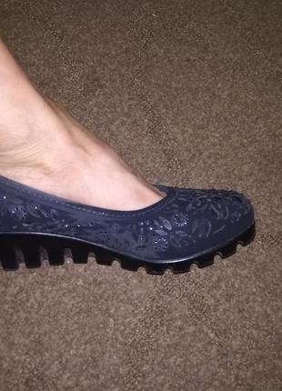 Туфлі осінні на танкетці 33 розмір