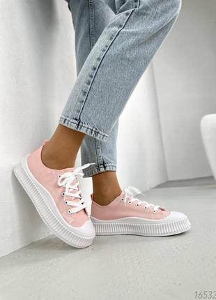 Рожеві пудрові текстильні кросівки кеди кєди на білій ребристій підошві з білим...