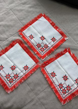 Вышитые салфетки. 3 шт.